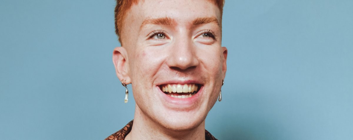 Ollie Barker – bass